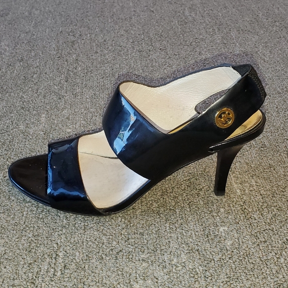 Shoes - Picture 4 of 5